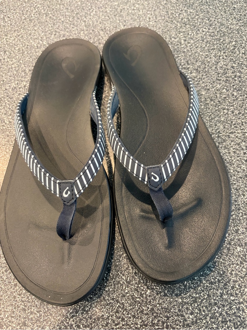 Olukai  Flip Flop Sandals with Navy & White Striped Straps 10